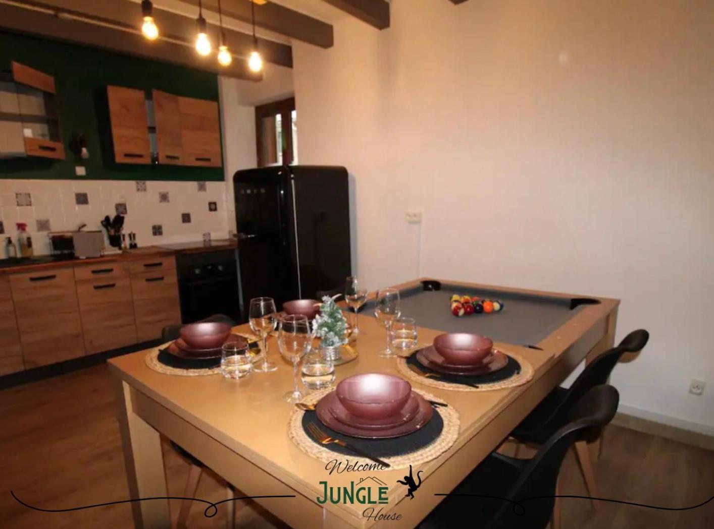 Maison "Jungle House" 90 M2 Billard, Retroprojecteur, Bar A Jeux , Vinyle, Wifi Fibre, Ideal Pro & Famille A Montbrison Exterior foto